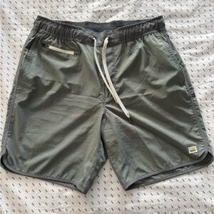 Vuori Banks Short Olive Green Athletic